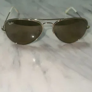 Ray Ban Unisex - Slim Aviator Sunglasses w/White Accent Amazon.com: Ray-Ban RB3025 Classic Polarized Aviator  main image 4